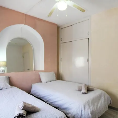 Apartment 2 Bedroom Stunning In