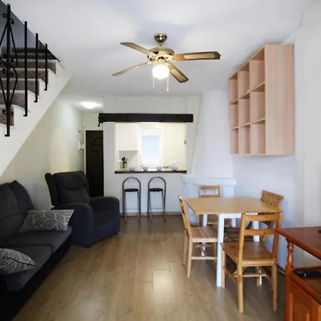 Apartment 2 Bedroom Stunning In