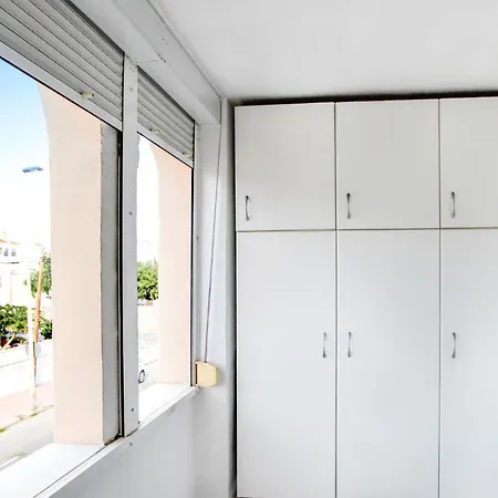 2 Bedroom Stunning In *